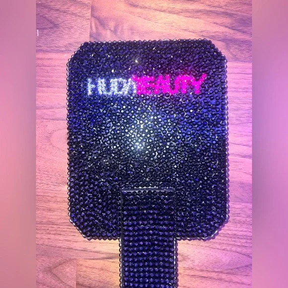 Huda Beauty Mirror- Austrian Crystal Bedazzled - Picture 6 of 6